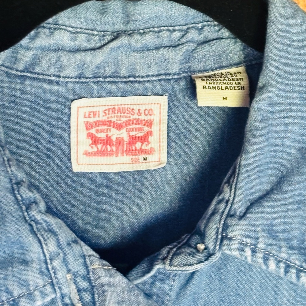 Levi's Light Blue authentic Cowboy Style Snap Front Fitted Cotton Shirt Sz M - Picture 2 of 5